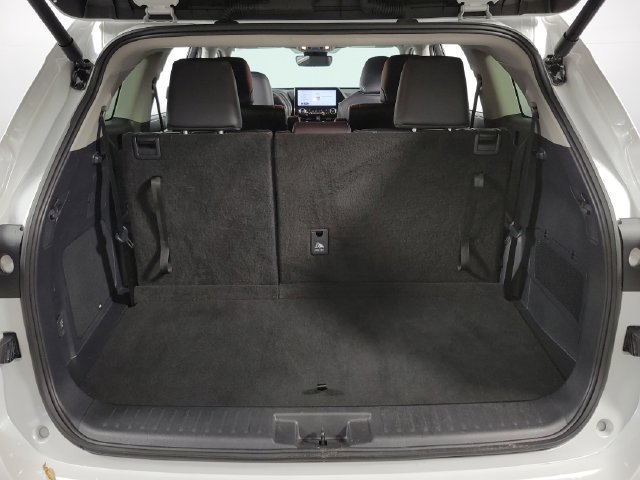 Used 2026 Toyota Highlander Limited AWD/4WD image 28