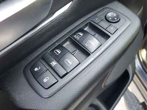 Used 2019 RAM 1500 Big Horn image 16