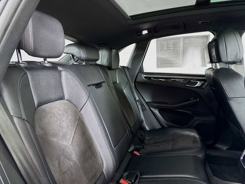 Used 2017 Porsche Macan image 25