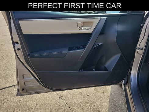 Used 2015 Toyota Corolla LE FWD image 17