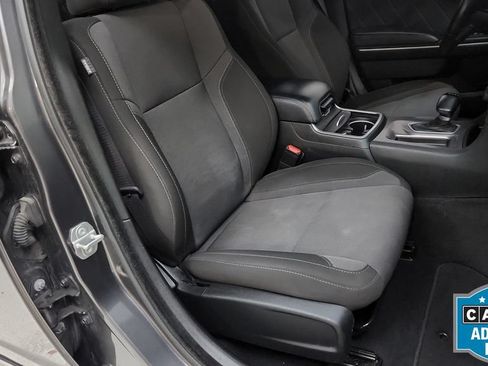 Used 2022 Dodge Charger SXT RWD image 16