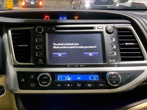 Used 2019 Toyota Highlander Limited image 12