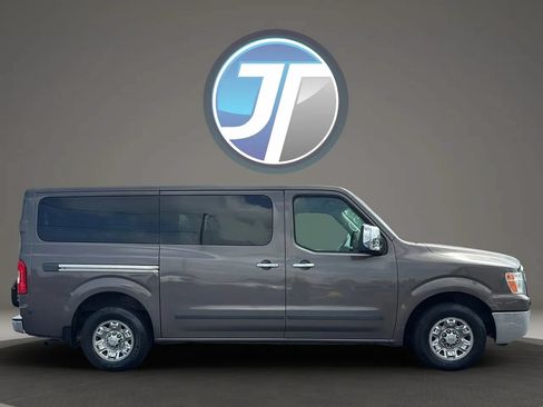 Used 2018 Nissan NV 3500 SL RWD image 7