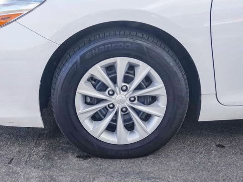 Used 2017 Toyota Camry LE image 10