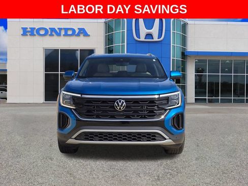 Used 2024 Volkswagen Atlas Cross Sport SE FWD image 8