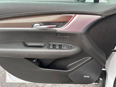 Used 2024 Cadillac XT6 Sport w/ Platinum Package image 21