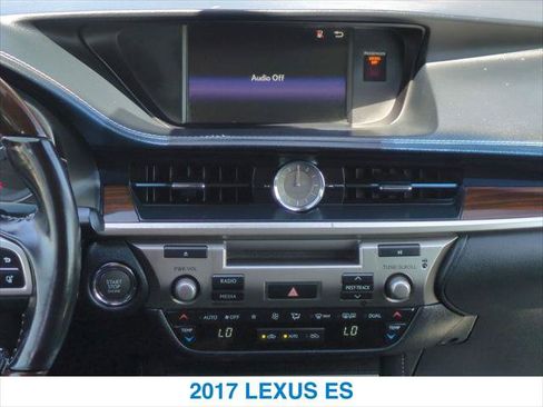 Used 2017 Lexus ES 350 w/ Premium Package FWD image 17