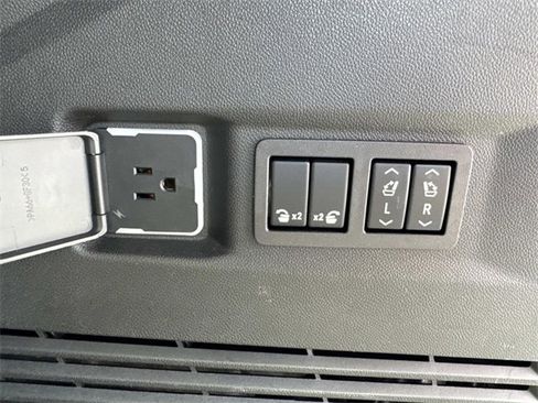 Used 2024 GMC Yukon Denali Ultimate image 14