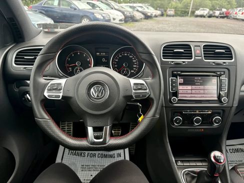 Used 2011 Volkswagen Golf 2-Door FWD image 26