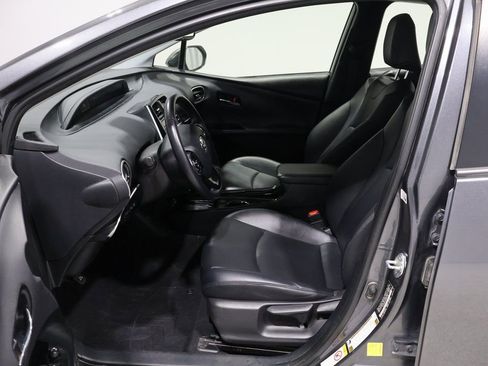 Used 2022 Toyota Prius XLE image 8