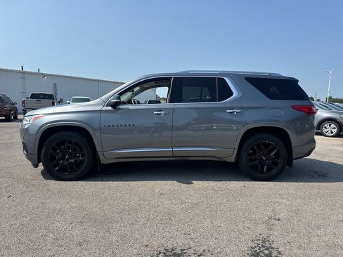 Used 2021 Chevrolet Traverse Premier FWD image 3