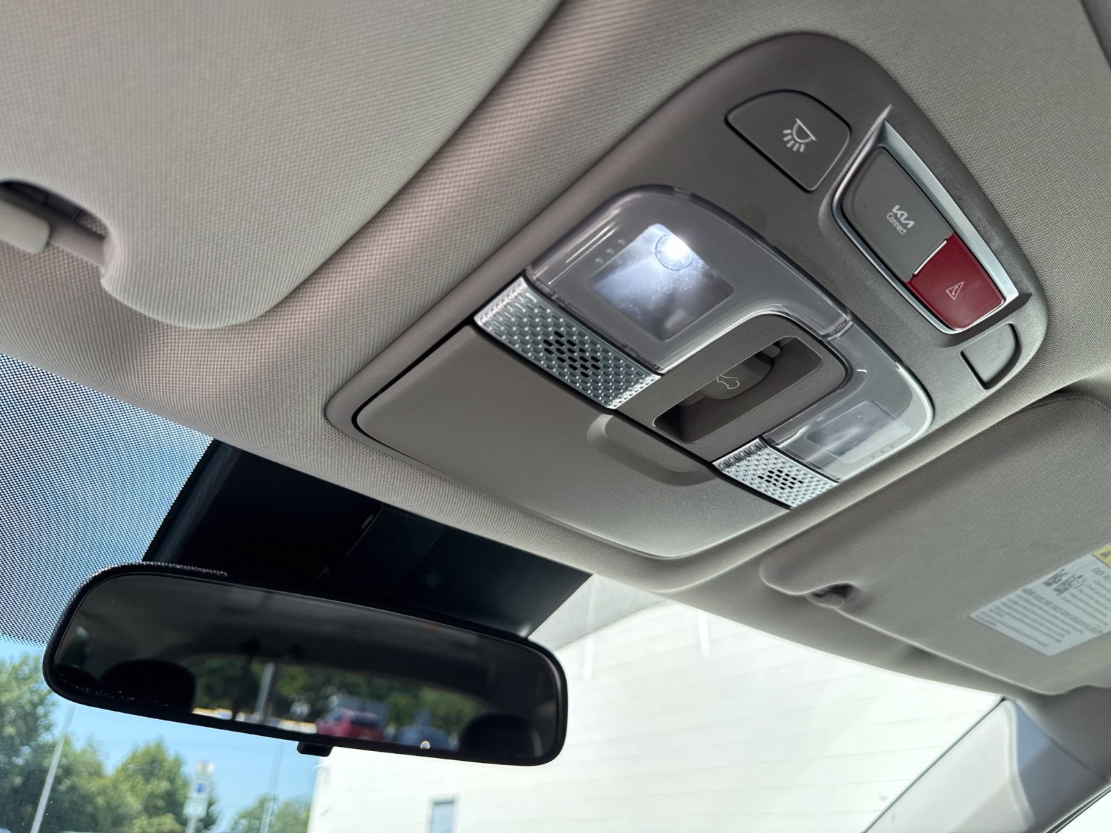 Used 2025 Kia Telluride S FWD image 35
