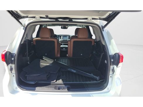 Used 2019 Toyota Highlander Limited Platinum AWD/4WD image 9