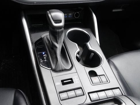 Used 2022 Toyota Highlander XLE image 28