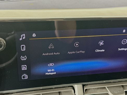 Used 2025 Chevrolet Trax LT w/ LT Convenience Package image 21