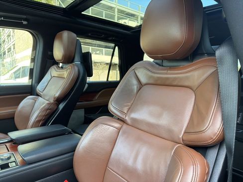 Used 2023 Lincoln Navigator L Reserve image 14