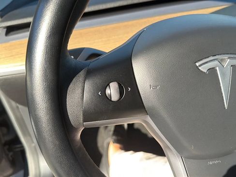 Used 2021 Tesla Model 3 Standard Range Plus RWD image 17