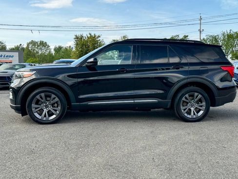 Used 2023 Ford Explorer XLT w/ Equipment Group 202A AWD/4WD image 6