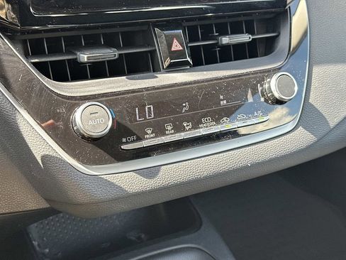 Used 2025 Toyota Corolla LE FWD image 29