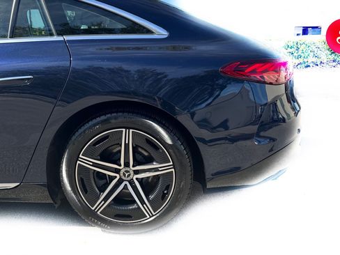Used 2023 Mercedes-Benz EQS 580 4MATIC Sedan image 23