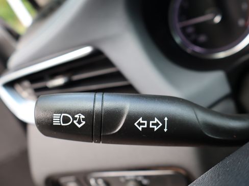 Used 2019 Buick Enclave Essence FWD image 33