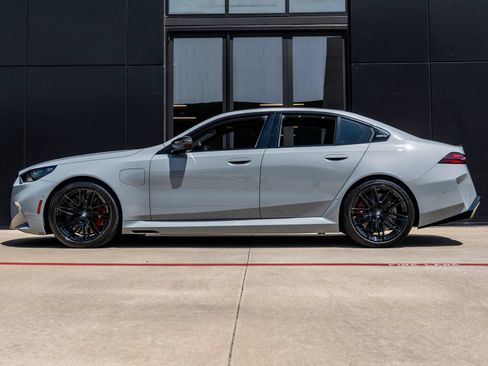 Used 2026 BMW M5 w/ Carbon Package AWD/4WD image 9