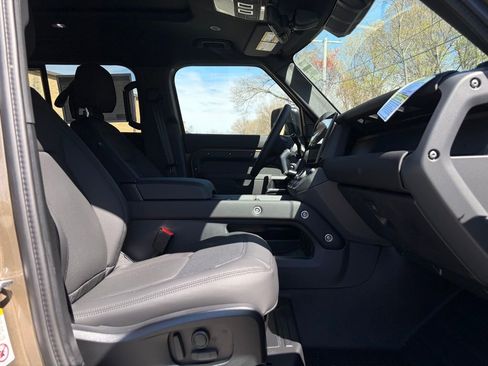 New 2026 Land Rover Defender 110 X-Dynamic SE AWD/4WD image 15