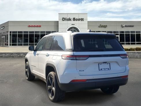 New 2026 Jeep Grand Cherokee Limited w/ Limited Altitude Package AWD/4WD image 3