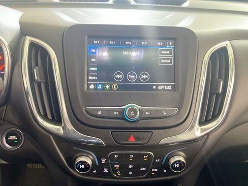 Used 2019 Chevrolet Equinox LT w/ Driver Convenience Package image 38