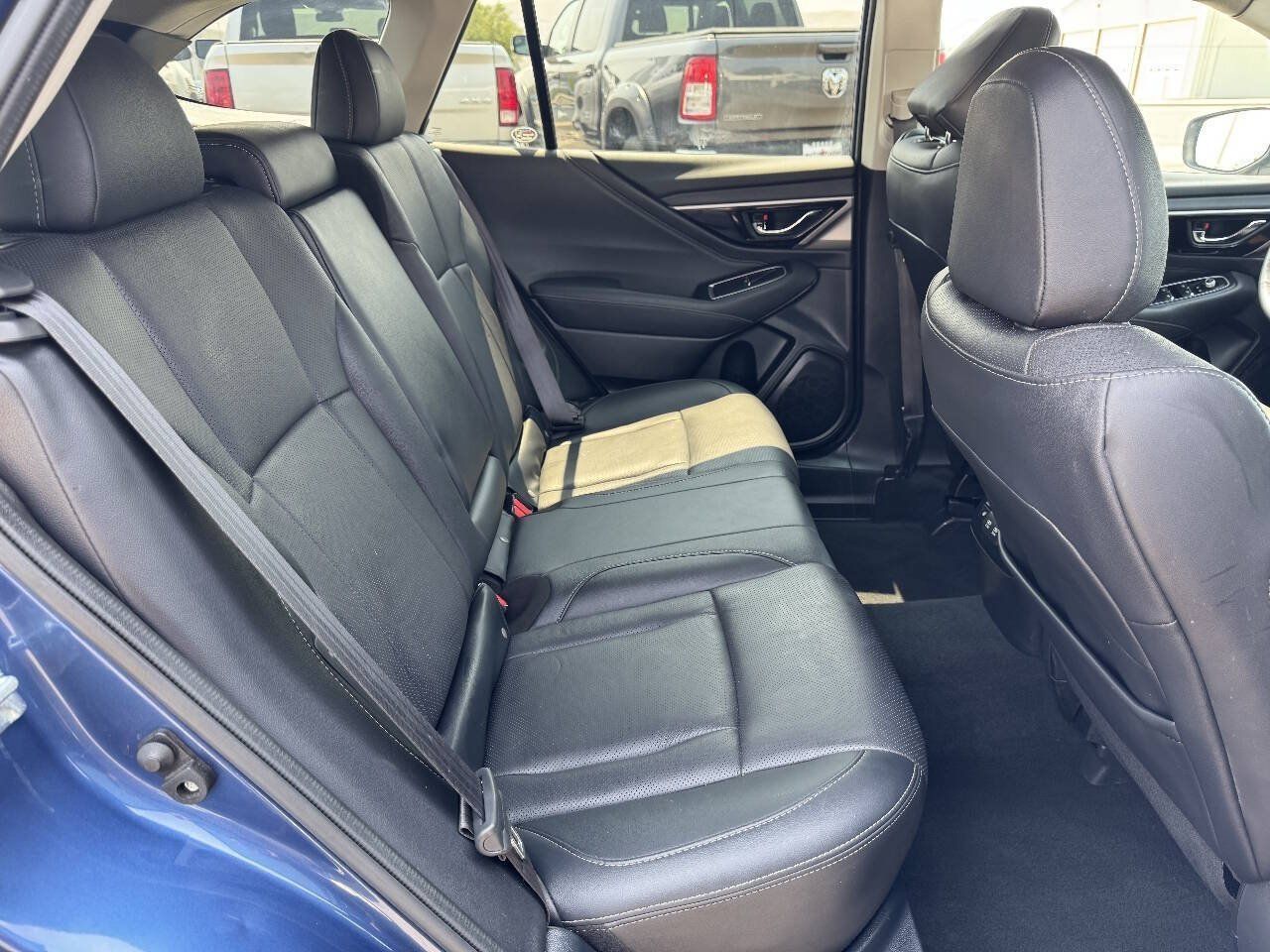 Used 2022 Subaru Outback Limited AWD/4WD image 5