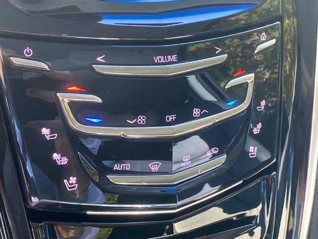 Used 2018 Cadillac Escalade Luxury w/ LPO, Radiant Package AWD/4WD image 27
