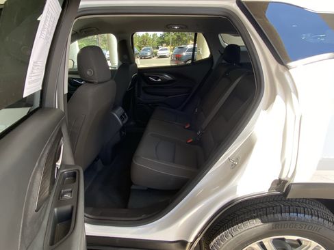 Used 2024 GMC Terrain SLE w/ Driver Convenience Package AWD/4WD image 38