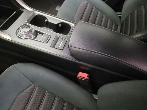 Used 2019 Ford Fusion SE FWD image 26