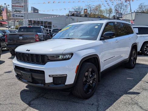 Used 2025 Jeep Grand Cherokee L Limited w/ Luxury Tech Group II image 1