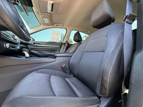 Used 2022 Nissan Altima 2.5 SV FWD image 32