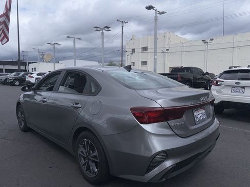 Used 2022 Kia Forte LXS w/ LXS Technology Package image 9