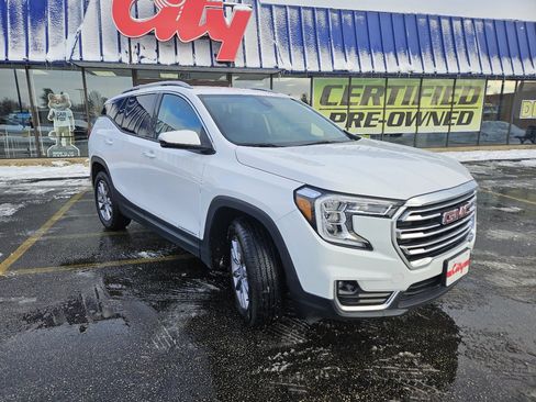 Used 2024 GMC Terrain SLT image 7
