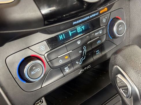 Used 2017 Ford Focus SEL image 15