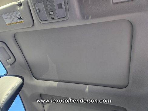 Used 2017 Toyota Prius V Five image 11