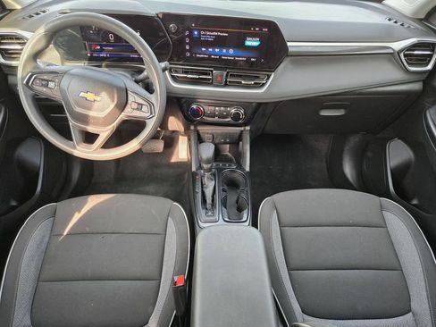 Used 2025 Chevrolet TrailBlazer LT AWD/4WD image 27