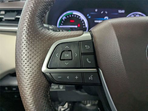 Certified 2022 Toyota Sienna Platinum FWD image 19