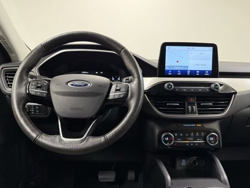 Used 2021 Ford Escape SE w/ SE Sport Appearance Package image 22