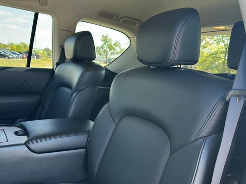 Used 2023 Nissan Armada SL w/ Captain's Chairs Package image 19