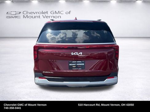 Used 2025 Kia Carnival EX FWD image 4