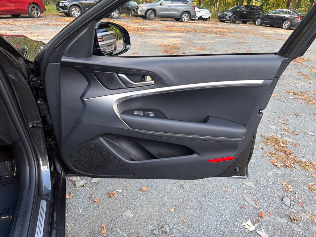Used 2026 Genesis G70 2.5T AWD/4WD image 10