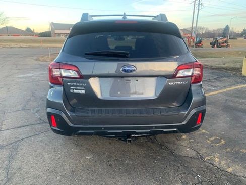 Used 2018 Subaru Outback 2.5i Limited image 4