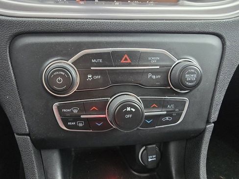Used 2023 Dodge Charger SXT image 18