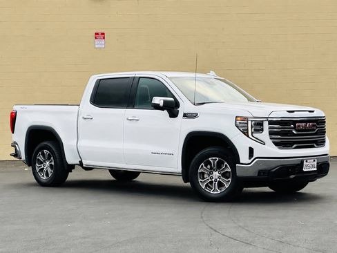 Used 2026 GMC Sierra 1500 SLT AWD/4WD image 2