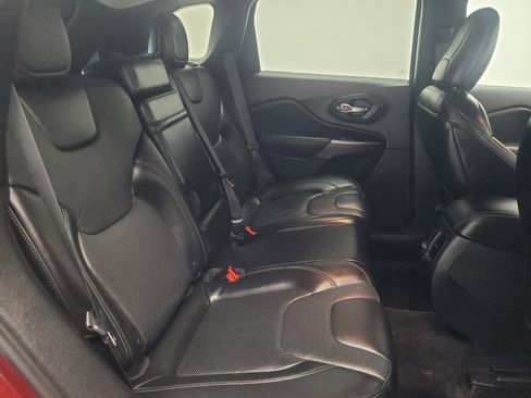 Used 2019 Jeep Cherokee Limited image 19