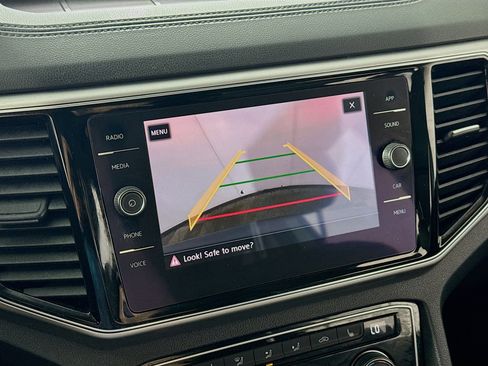 Used 2018 Volkswagen Atlas SEL image 2